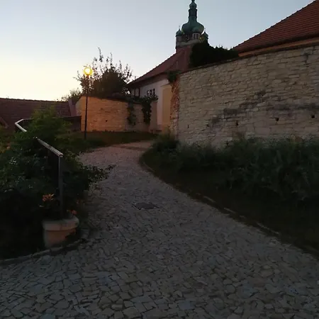 Domecek Na Podhradi *