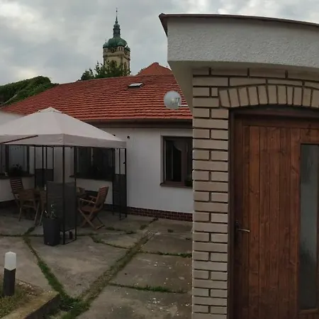 Domecek Na Podhradi